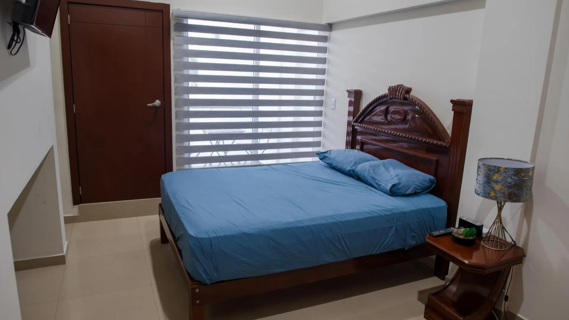 2Br-3Ba Condo Block From Beach W Rooftop Jacuzzi Mazatlan